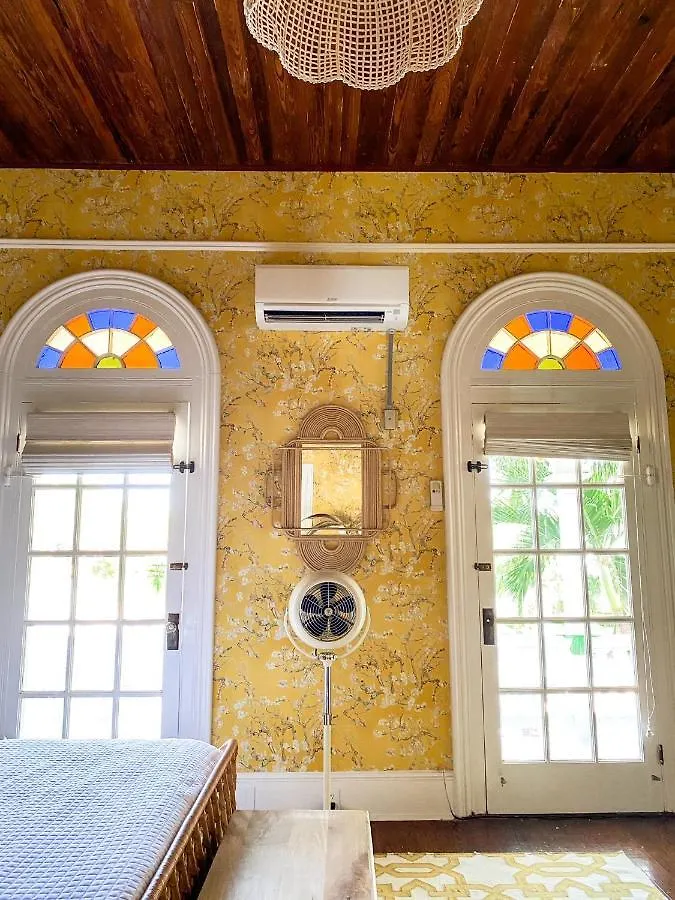 Marreros Guest Mansion - Adult Only Bed & Breakfast Key West