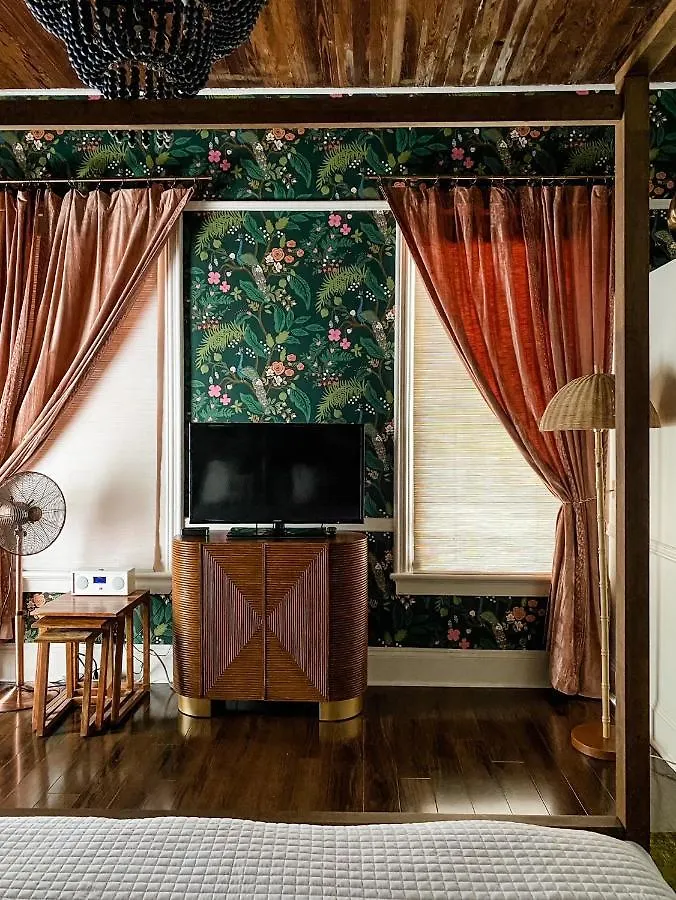 Marreros Guest Mansion - Adult Only Bed & Breakfast Key West
