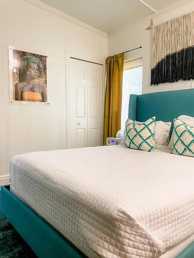Marreros Guest Mansion - Adult Only Bed & Breakfast Key West