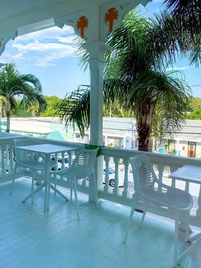 Marreros Guest Mansion - Adult Only Bed & Breakfast Key West