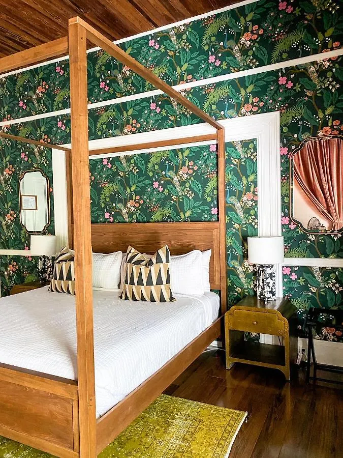 Marreros Guest Mansion - Adult Only Bed & Breakfast Key West