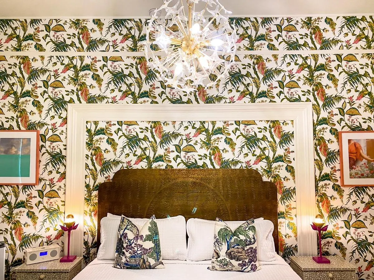 Marreros Guest Mansion - Adult Only Bed and Breakfast Key West